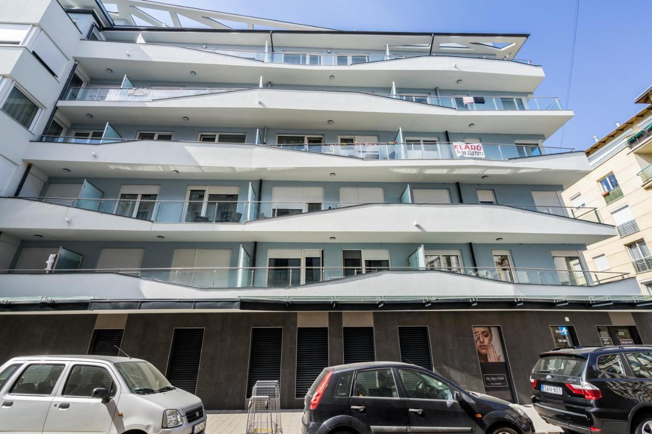 Bpr Galactic Empire Home With Balcony Budapest Eksteriør bilde