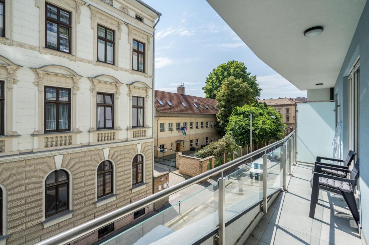 Bpr Galactic Empire Home With Balcony Budapest Eksteriør bilde